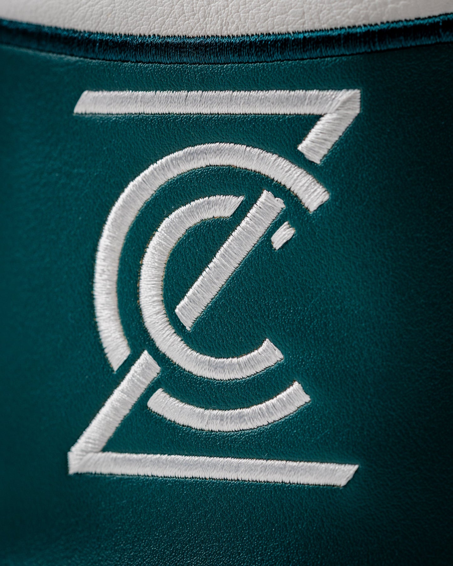 Zynbabwe Country Club Gator - Driver Cover